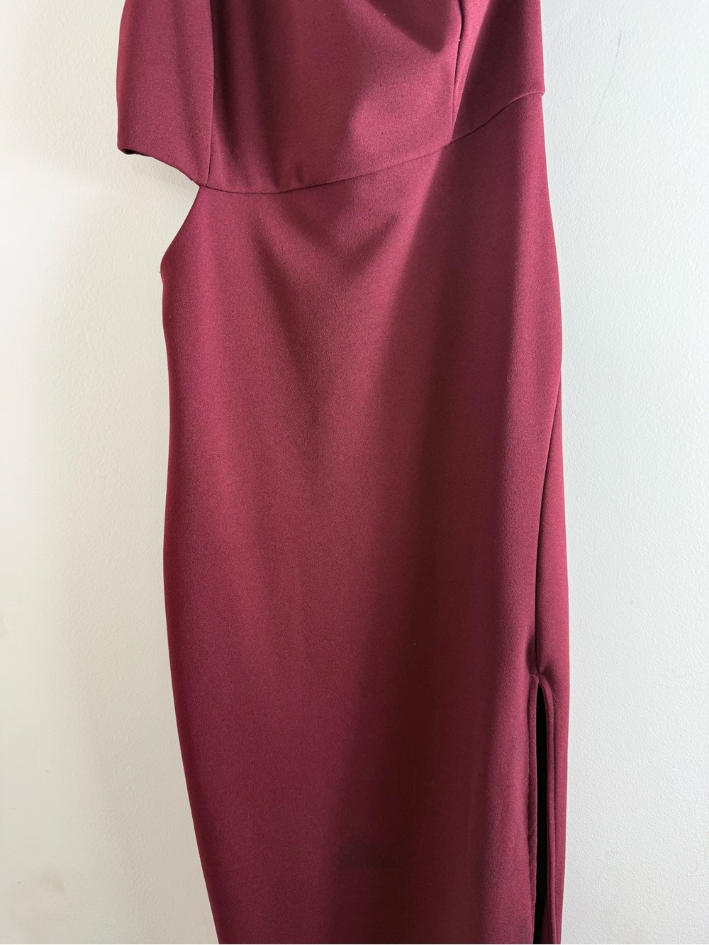 LULU's Wine One-Shoulder Cutout Maxi Dress Size Medium - Picture 4 of 6